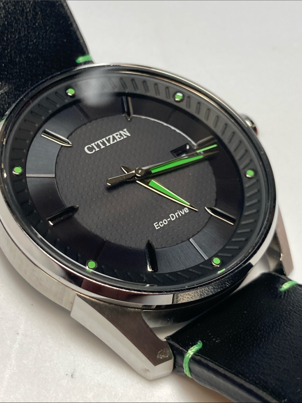 Citizen Eco Drive E111-S108659 black and green watch, leather strap, stainless - Picture 4 of 17